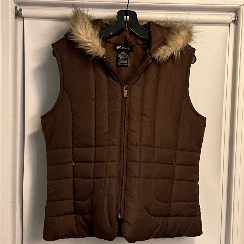 E Studio brown vest with faux fur trimmed hood